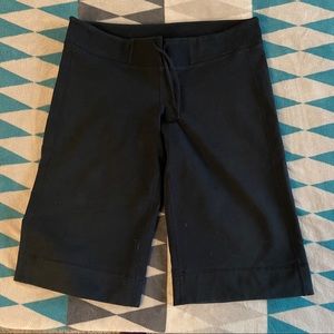 Lululemon low-waisted crops